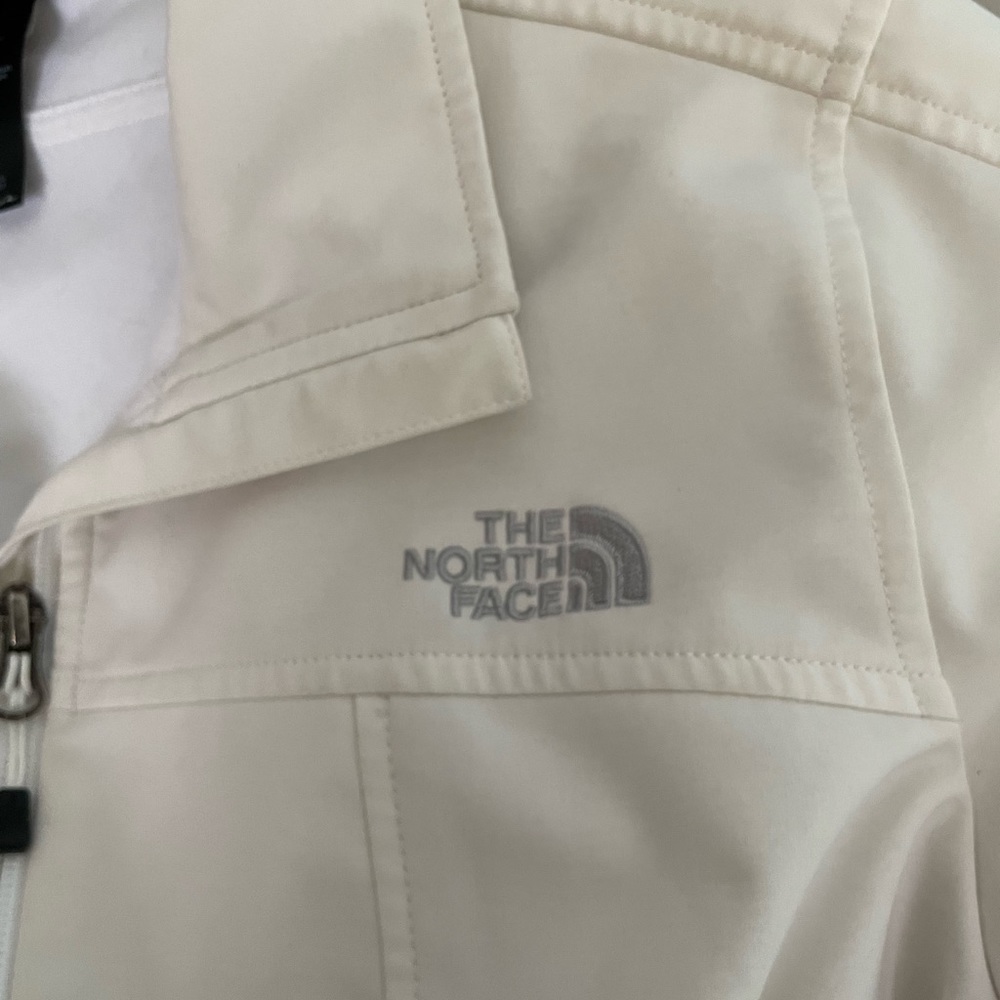 North Face White Jacket. - image 4